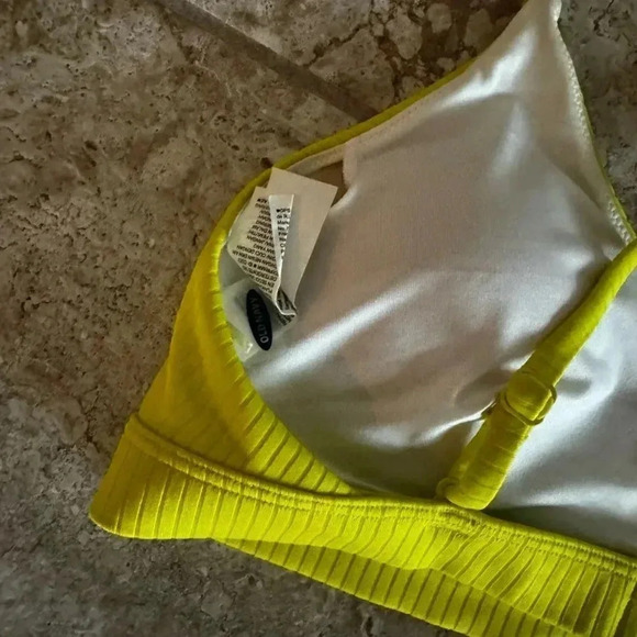 Ribbed keyhole bikini top large - Picture 2 of 3